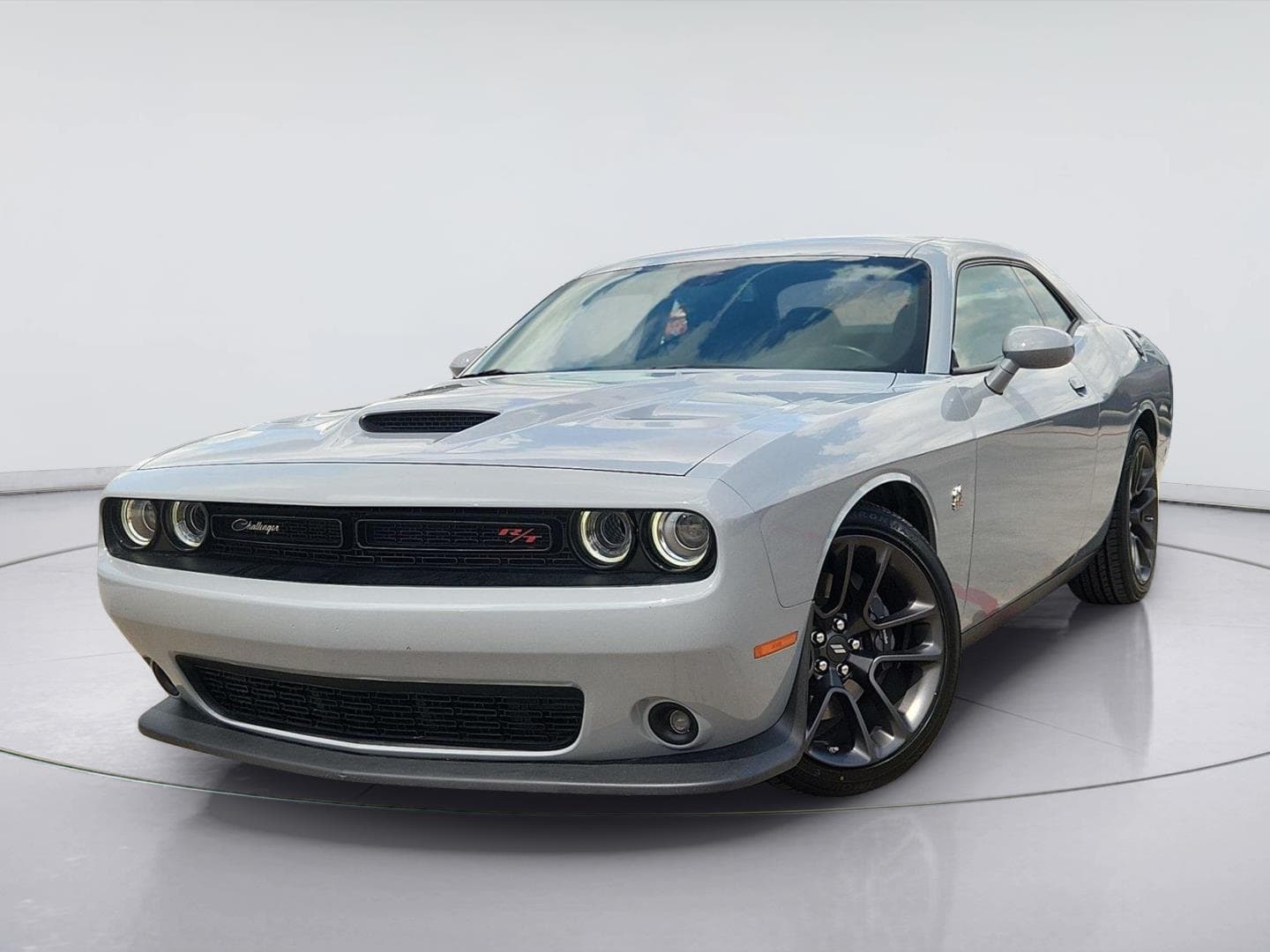 2021 Dodge Challenger R/T Scat Pack — photo 1 of 32