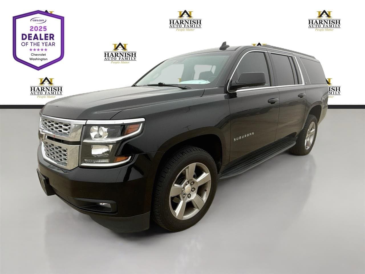 2019 Chevrolet Suburban LT — photo 1 of 12