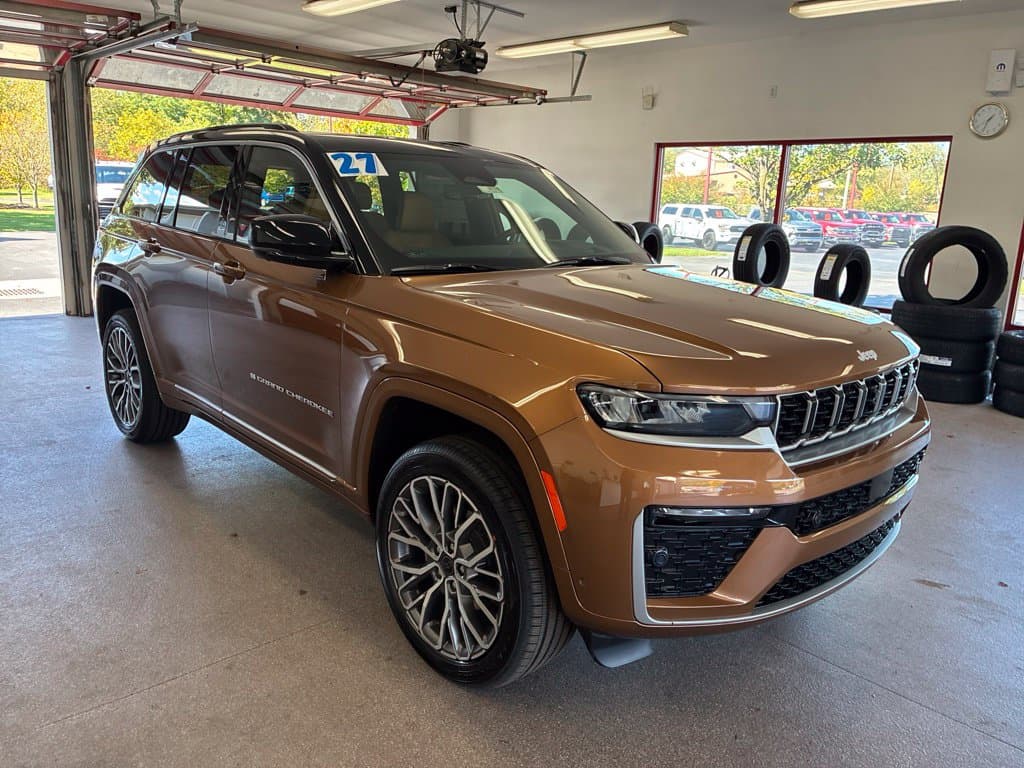 2027 Jeep Grand Cherokee Summit — photo 1 of 71