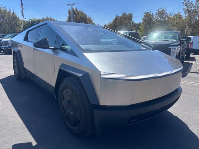 2024 Tesla Cybertruck Base — photo 1 of 10