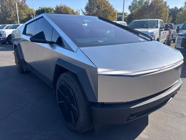2024 Tesla Cybertruck Base — photo 1 of 10