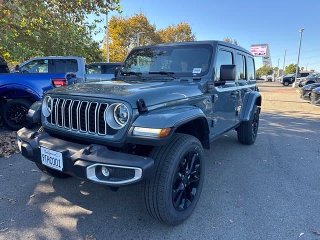 2025 Jeep Wrangler Base — photo 1 of 10