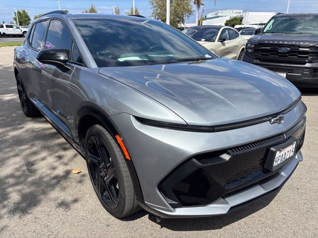 2024 Chevrolet Equinox EV RS — photo 1 of 10