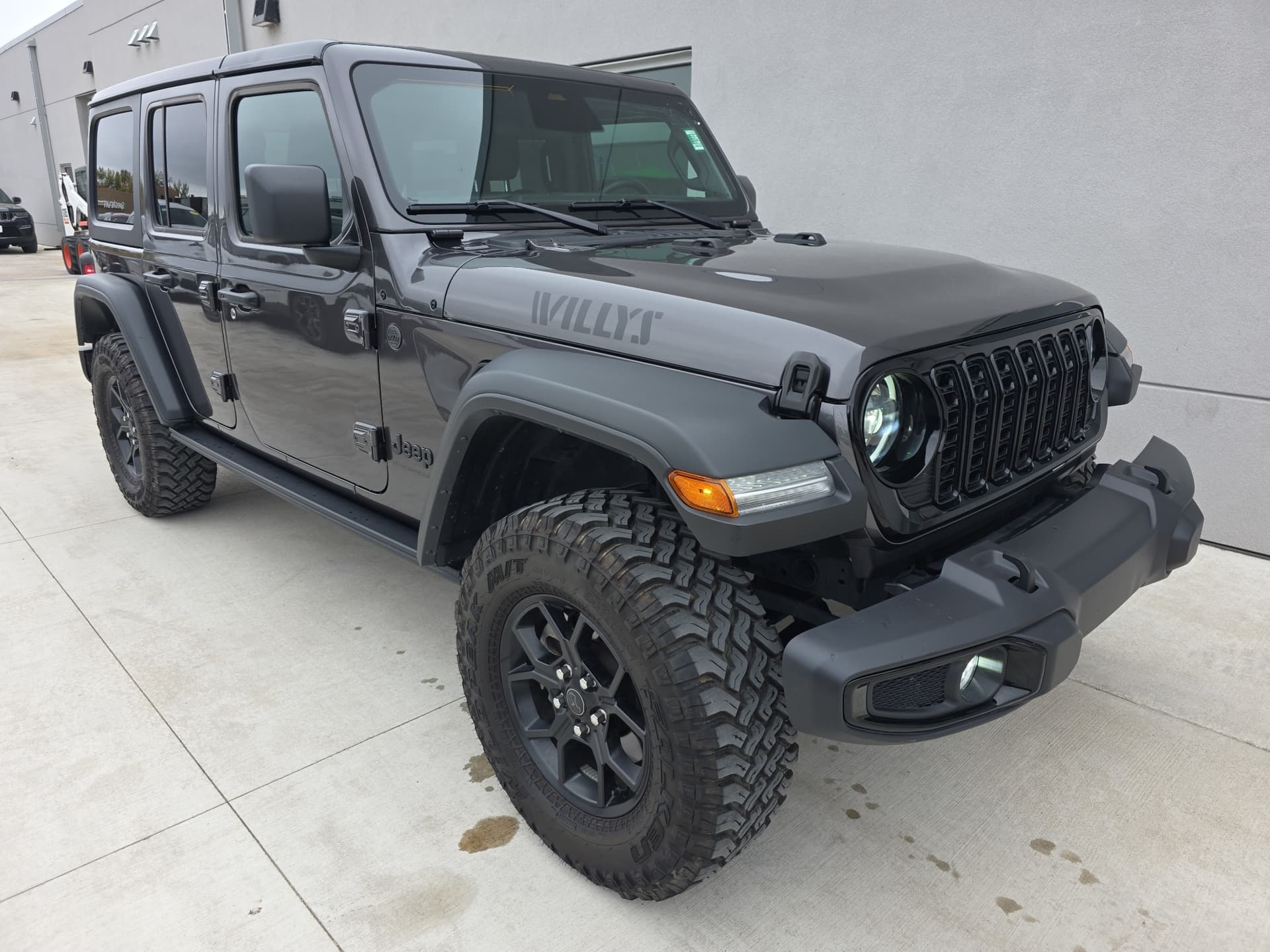 2025 Jeep Wrangler Sport — photo 1 of 6