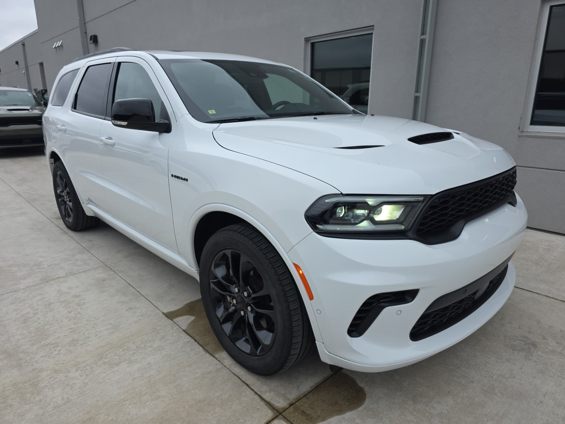 2025 Dodge Durango R/T — photo 1 of 7