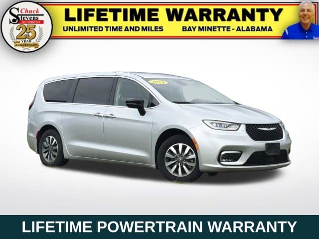 2024 Chrysler Pacifica Hybrid Select — photo 1 of 33