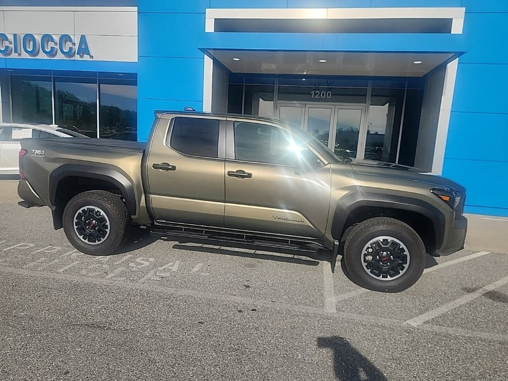 2024 Toyota Tacoma 4WD SR5 — photo 1 of 5