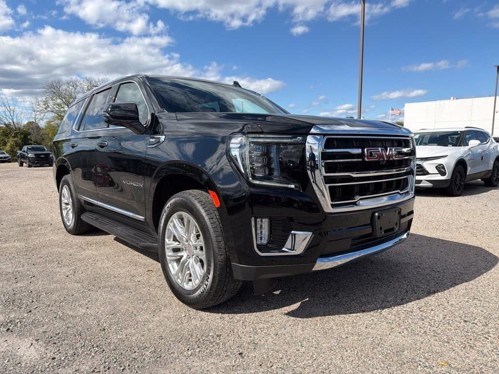 2024 GMC Yukon SLT — photo 1 of 19