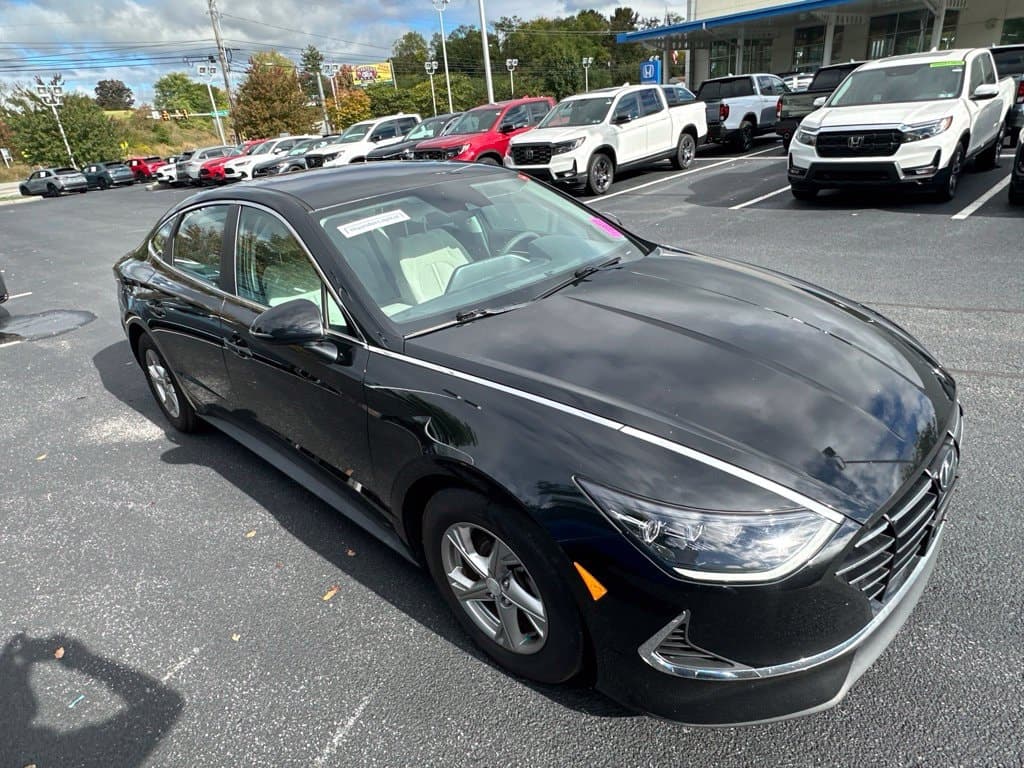 2023 Hyundai Sonata SE — photo 1 of 8