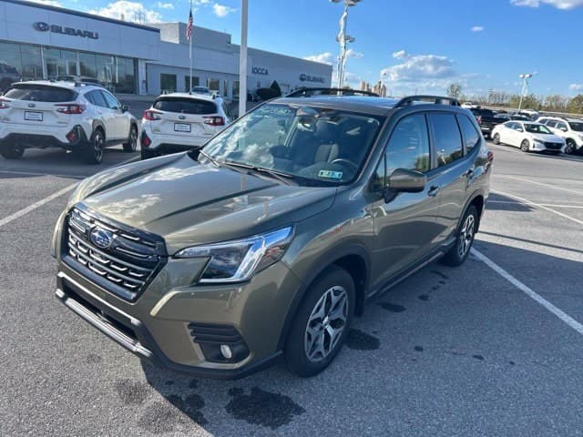 2023 Subaru Forester Premium — photo 1 of 11