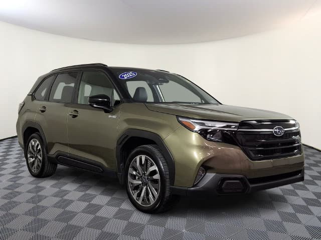 2025 Subaru Forester Touring Hybrid — photo 1 of 32