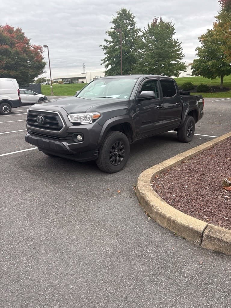 2023 Toyota Tacoma 4WD SR5 — photo 1 of 4