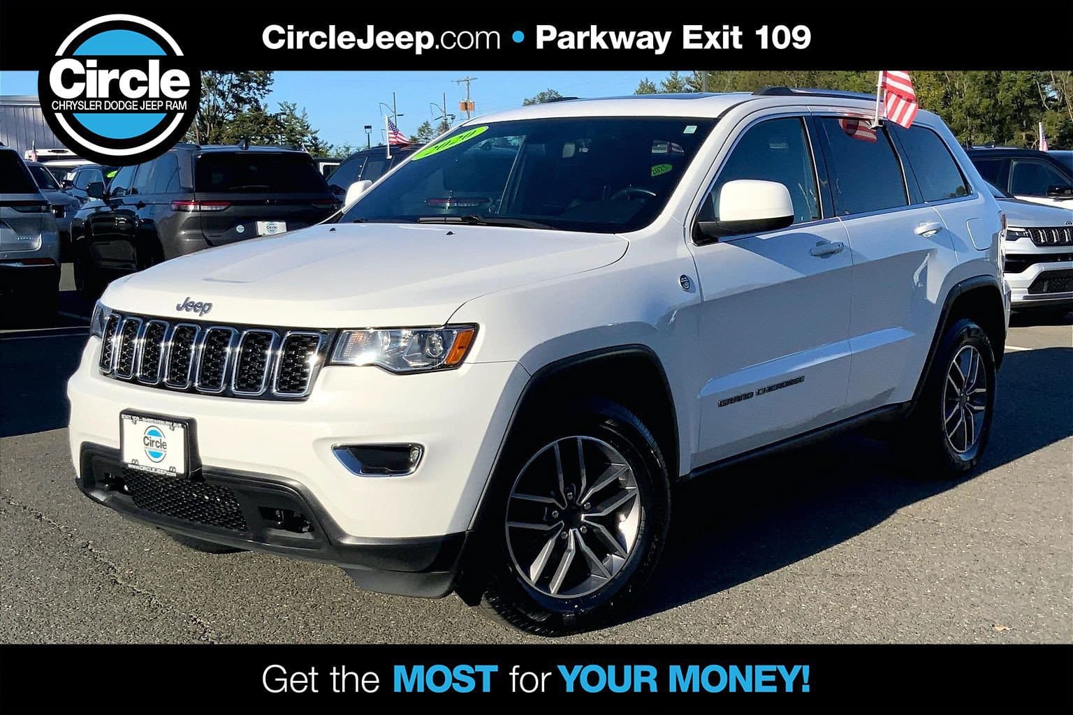 2020 Jeep Grand Cherokee Laredo — photo 1 of 30
