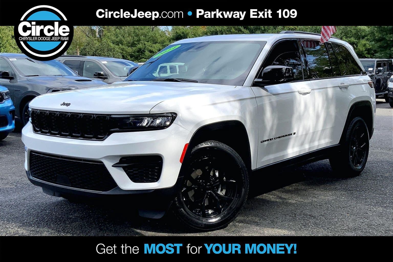 2024 Jeep Grand Cherokee Laredo — photo 1 of 32