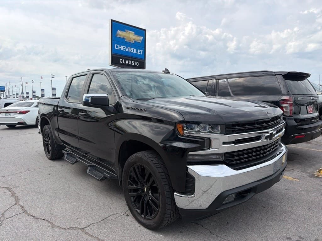 2021 Chevrolet Silverado 1500 LT — photo 1 of 12