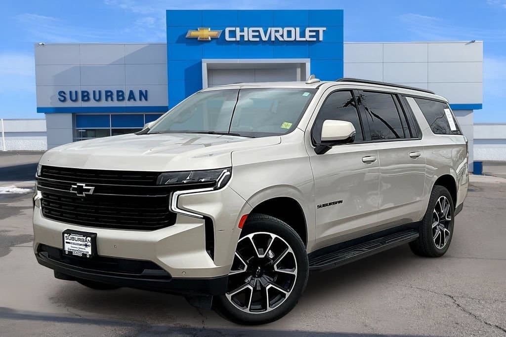 2024 Chevrolet Suburban RST — photo 1 of 32