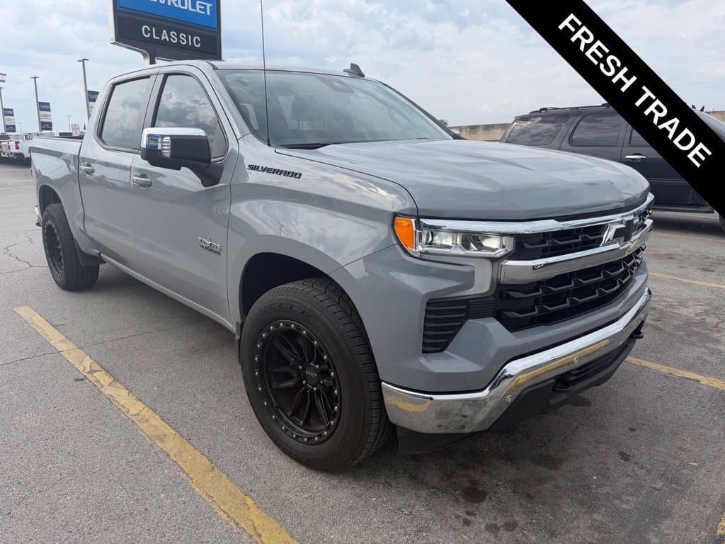 2024 Chevrolet Silverado 1500 LT — photo 1 of 24
