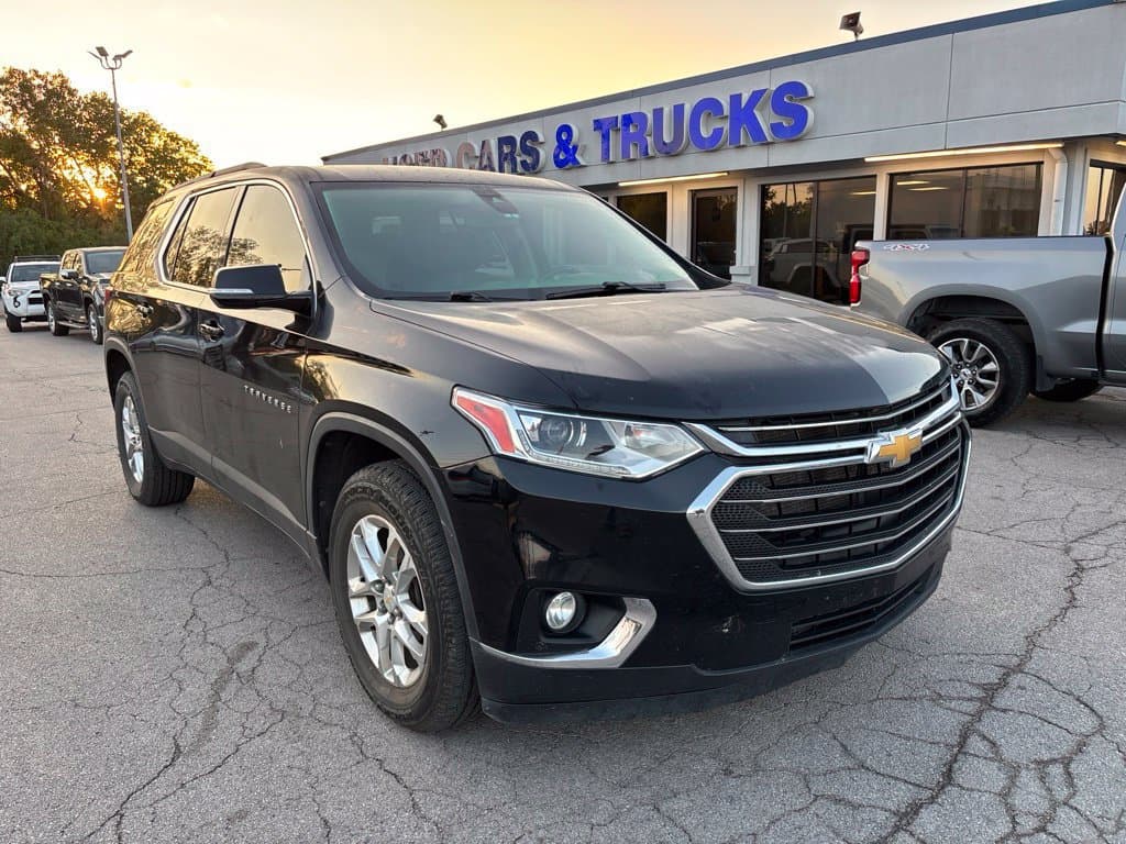2020 Chevrolet Traverse LT Cloth — photo 1 of 17