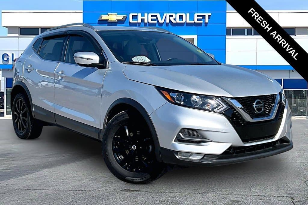 2020 Nissan Rogue Sport SV — photo 1 of 33