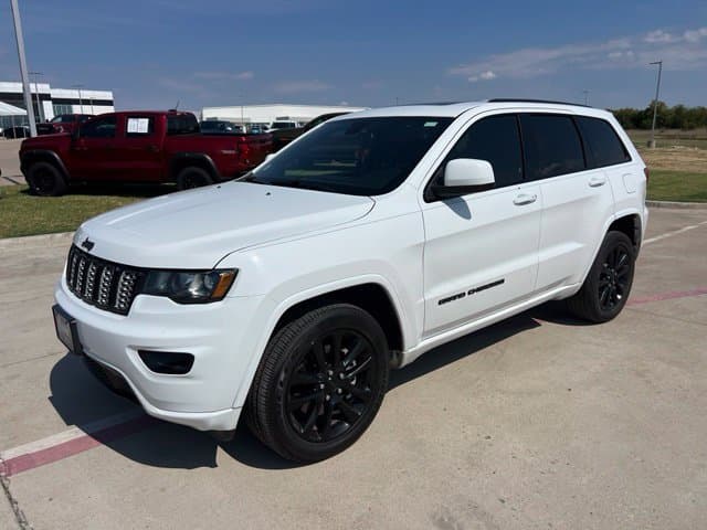 2021 Jeep Grand Cherokee L Laredo — photo 1 of 10