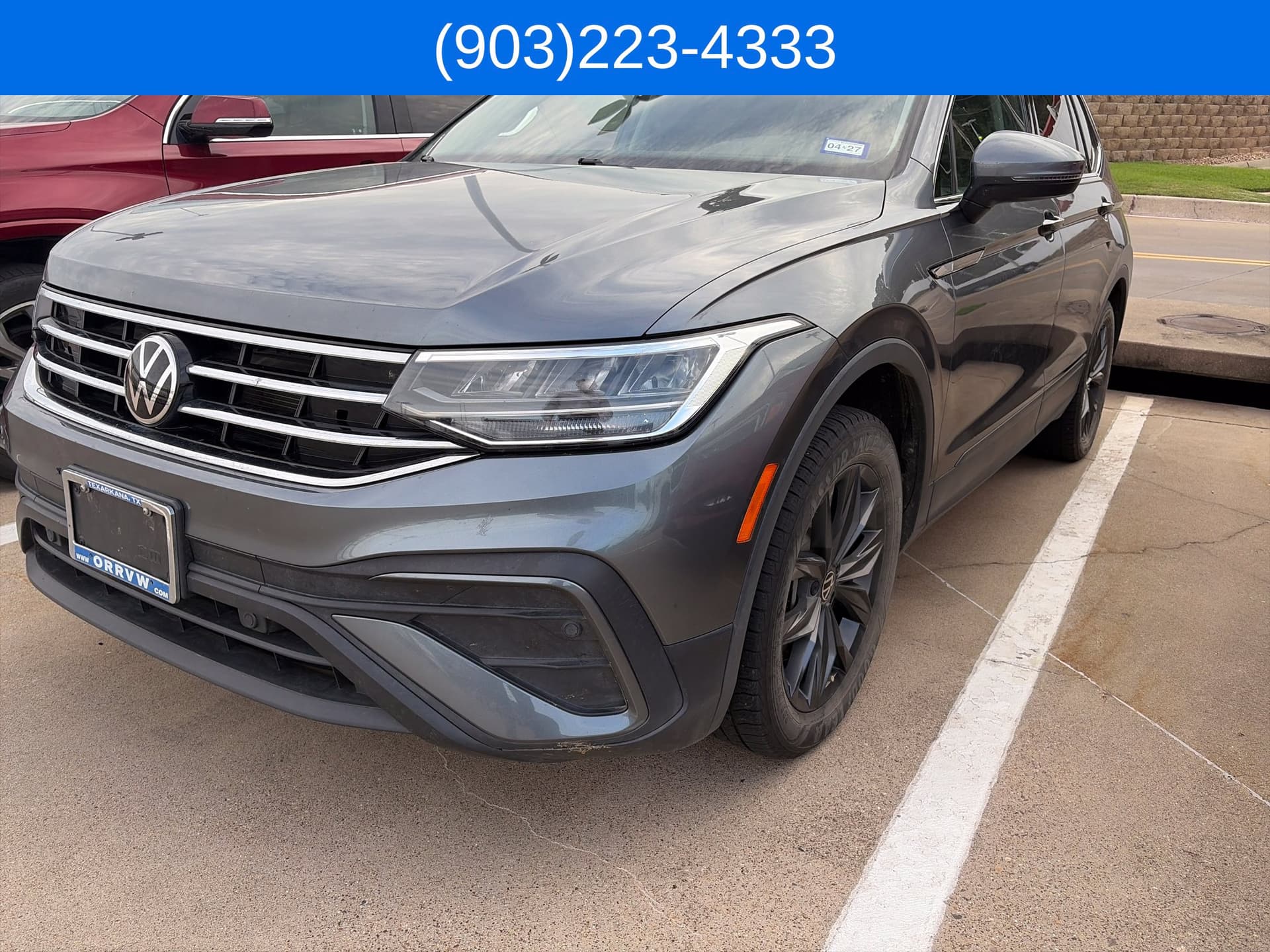 2023 Volkswagen Tiguan Base — photo 1 of 13