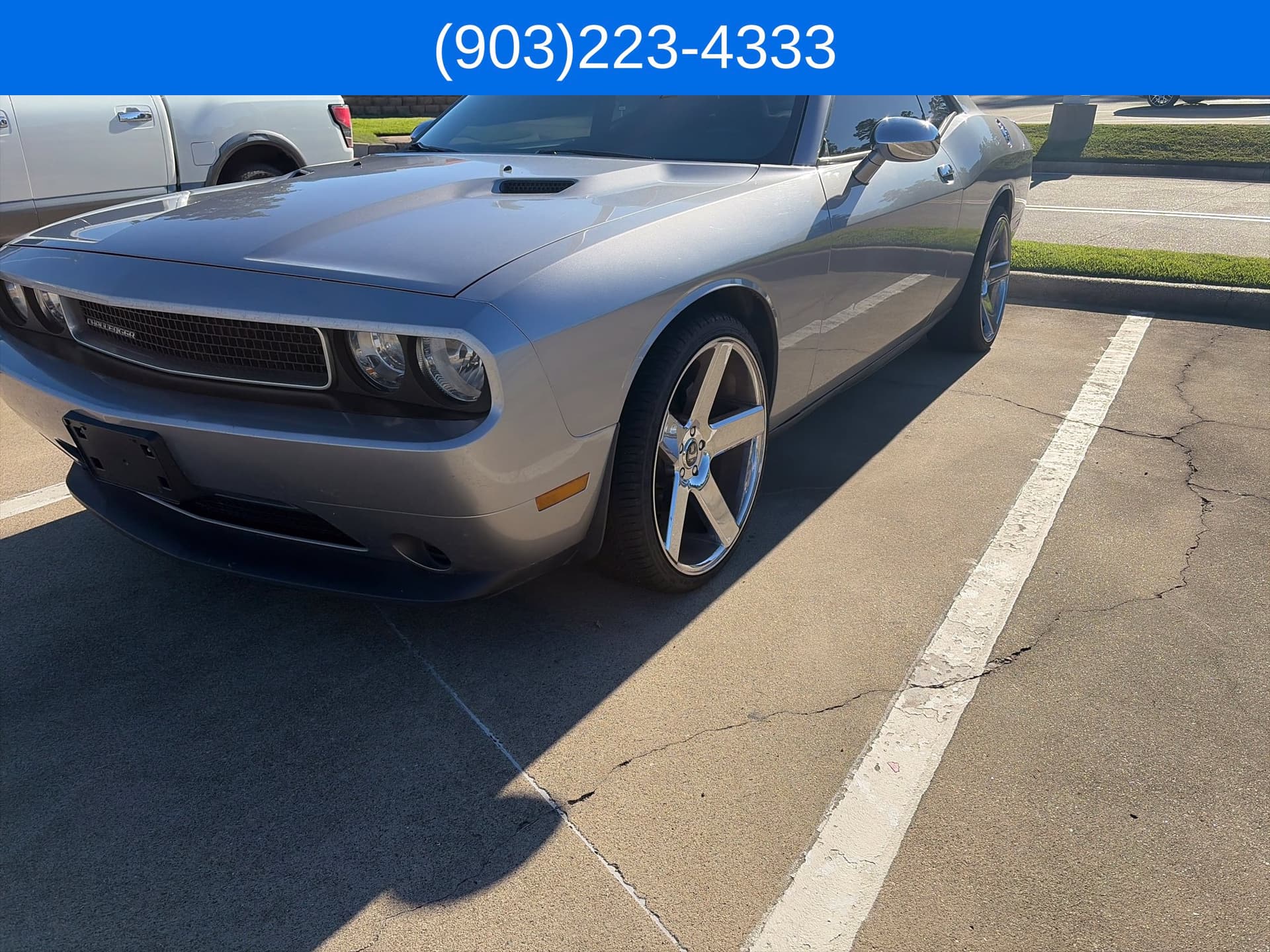 2014 Dodge Challenger SXT — photo 1 of 13