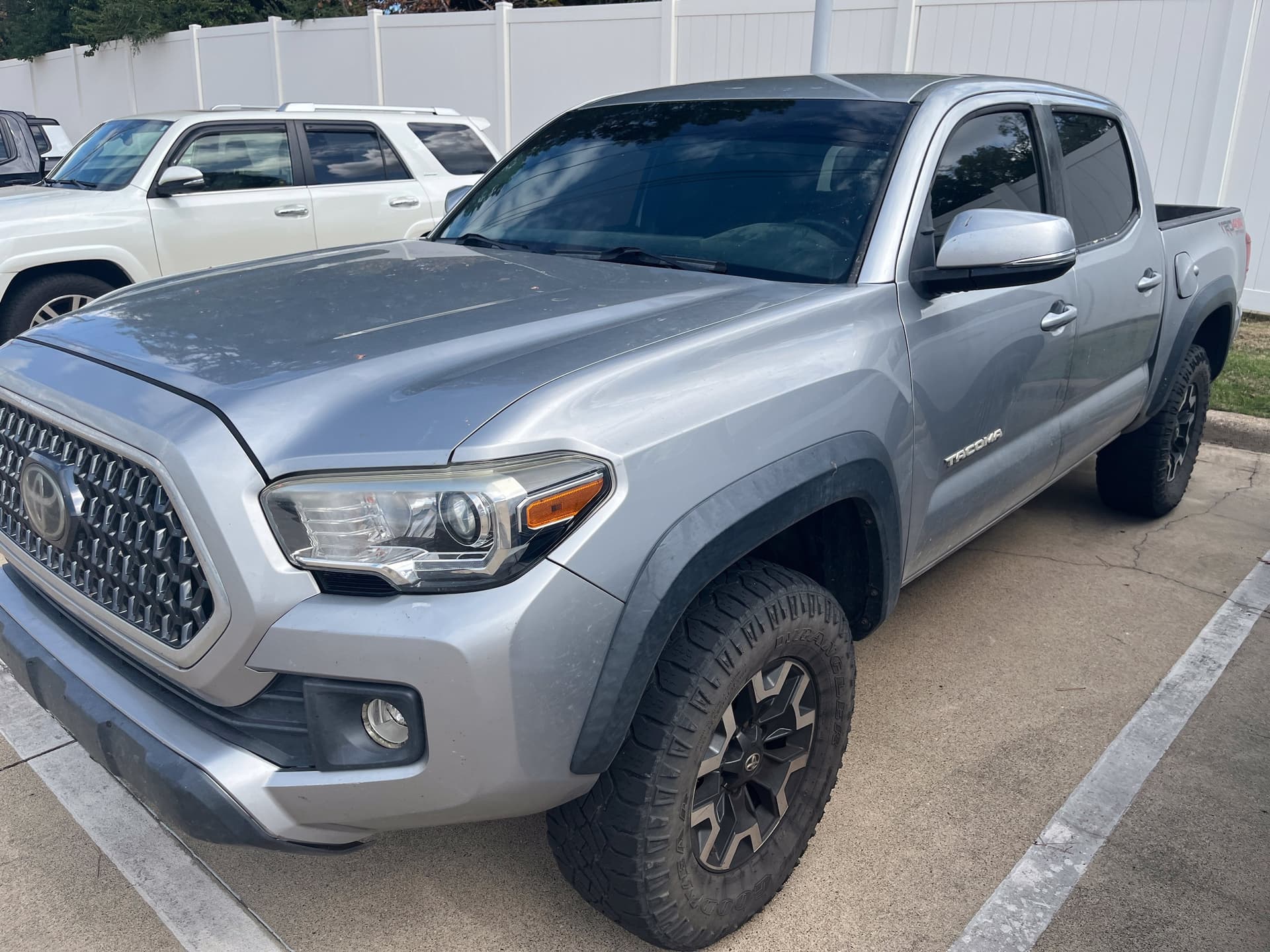 2019 Toyota Tacoma 4WD TRD Off Road — photo 1 of 8