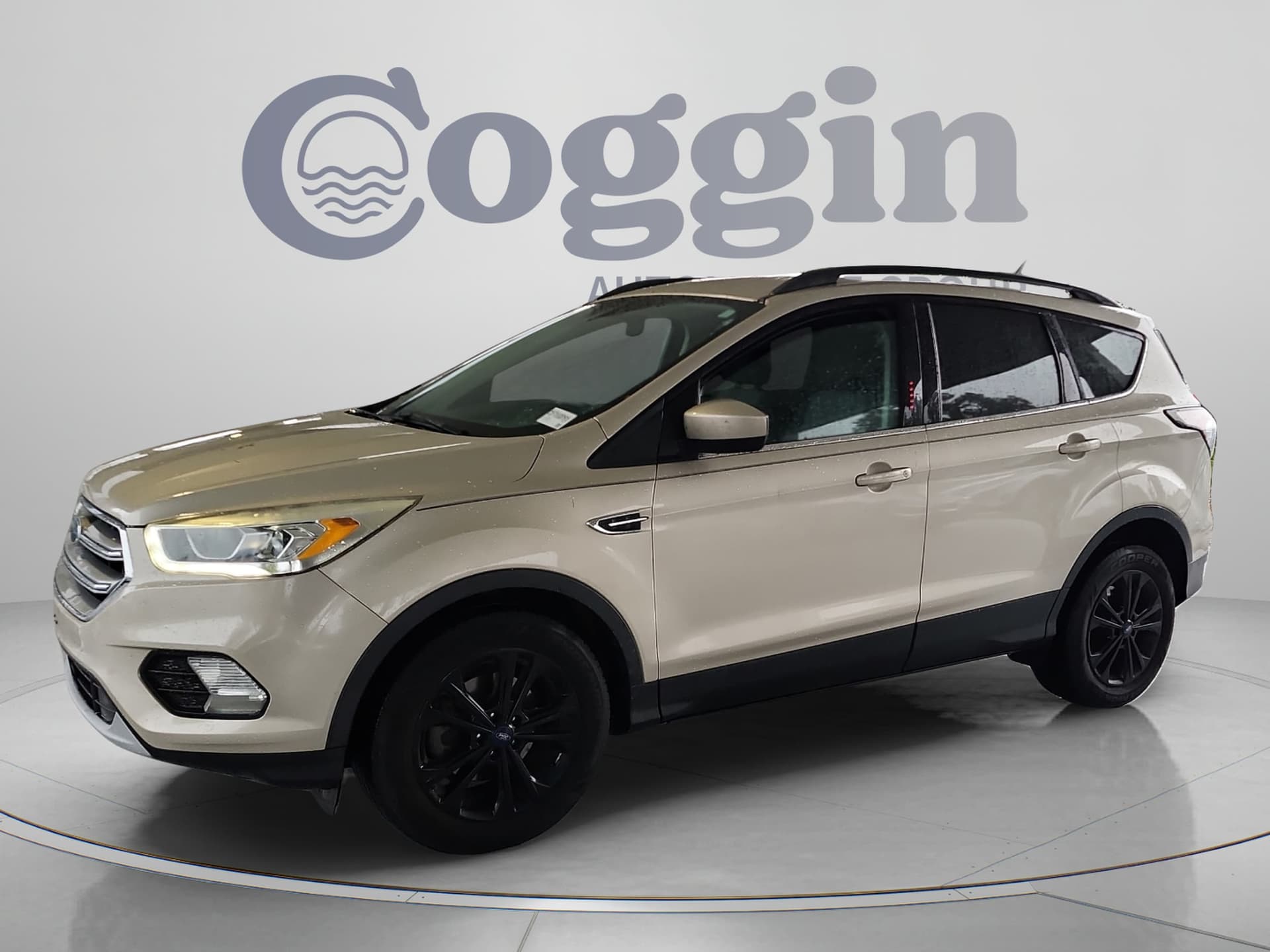 2017 Ford Escape SE — photo 1 of 33