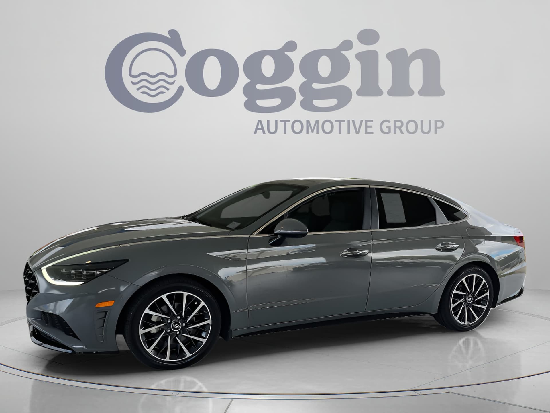 2022 Hyundai Sonata Limited — photo 1 of 32