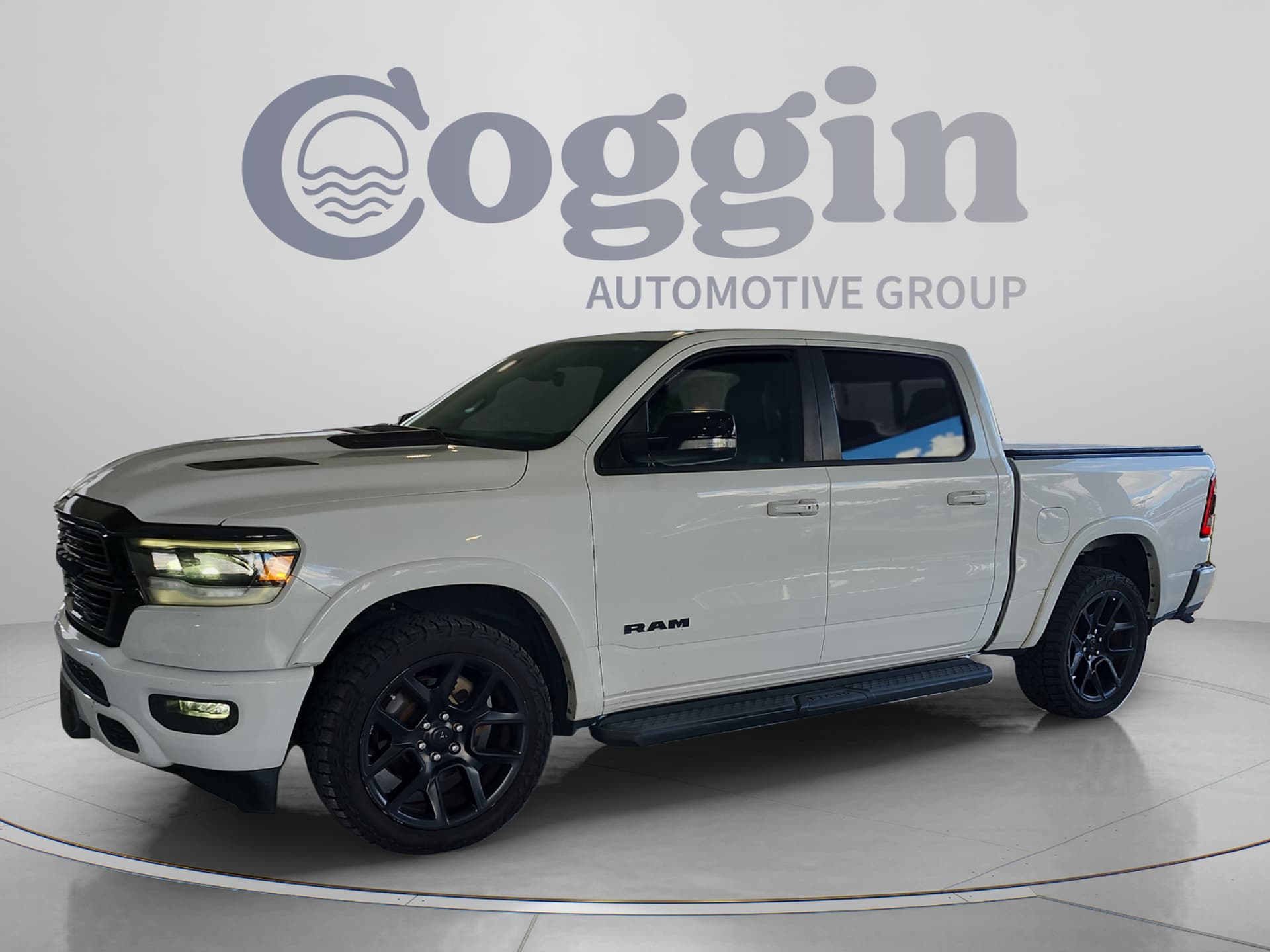 2021 RAM 1500 Laramie — photo 1 of 30