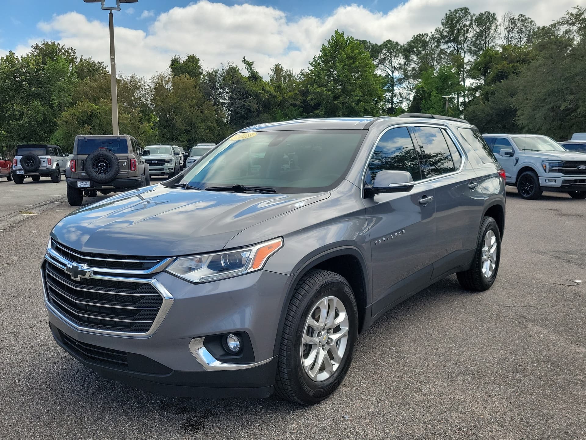 2020 Chevrolet Traverse LT Cloth — photo 1 of 33