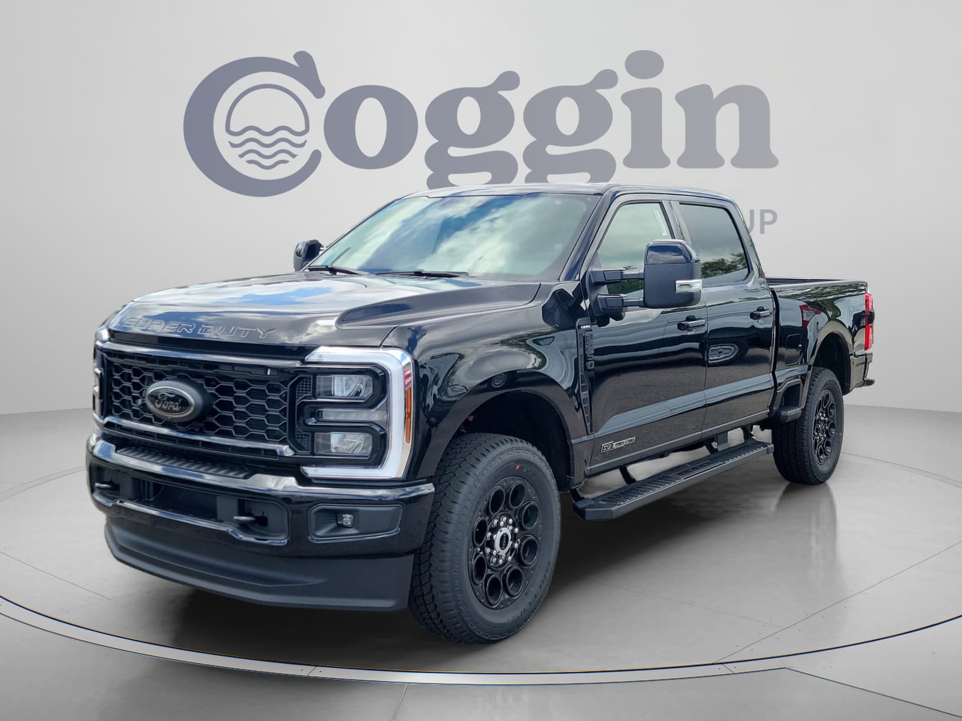 2026 Ford Super Duty F-250 SRW LARIAT — photo 1 of 68