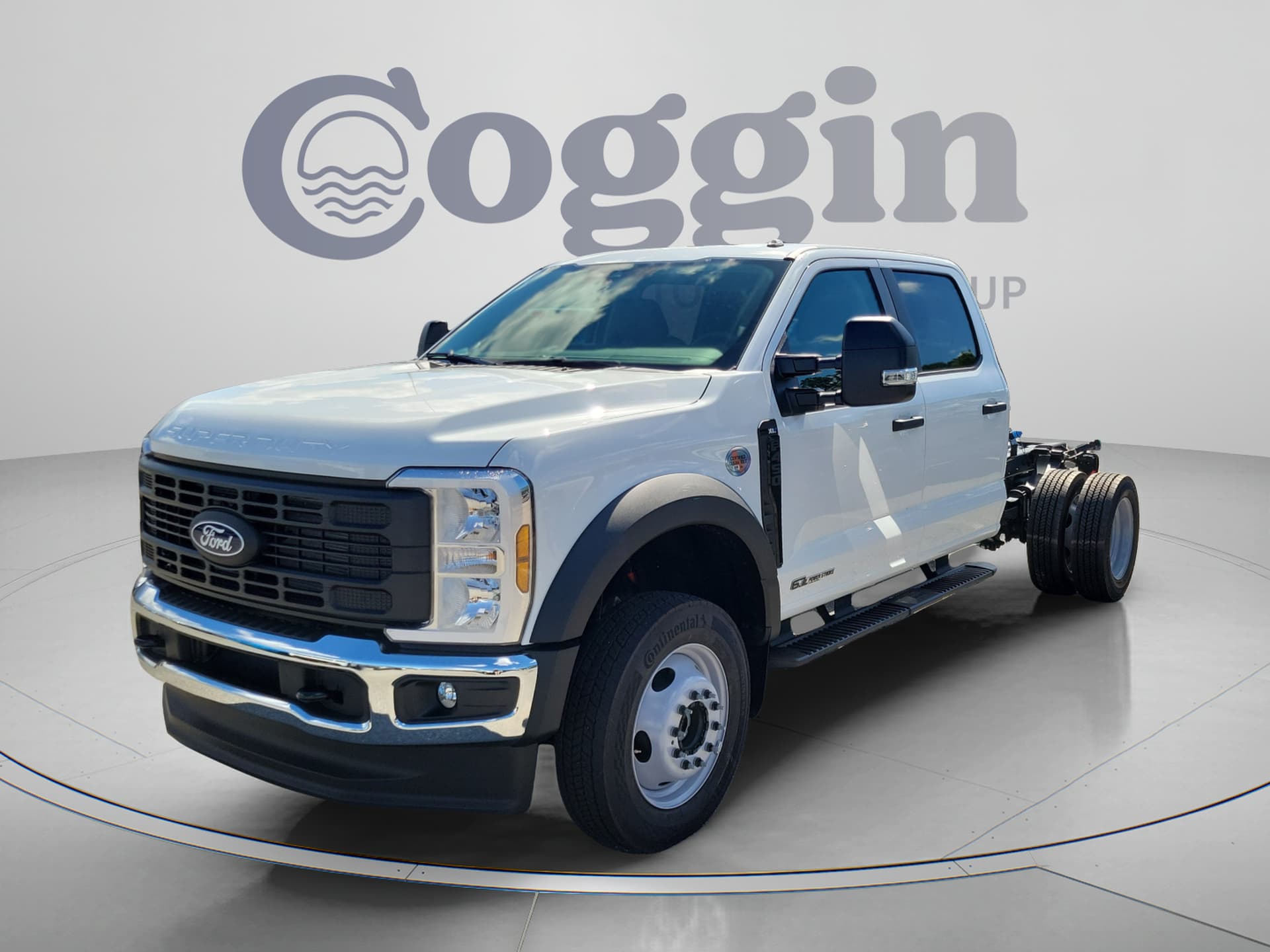 2027 Ford Super Duty F-450 DRW XL — photo 1 of 31