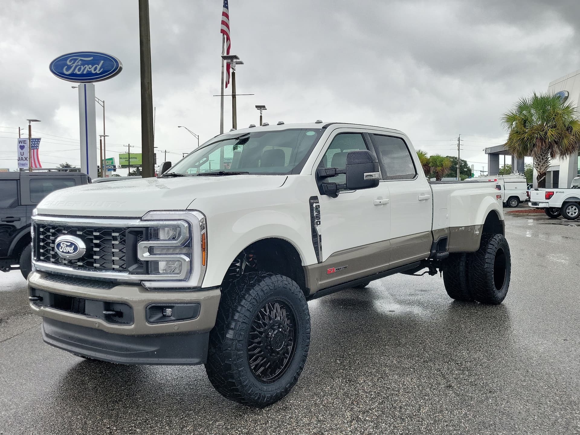 2027 Ford Super Duty F-350 DRW King Ranch — photo 1 of 70