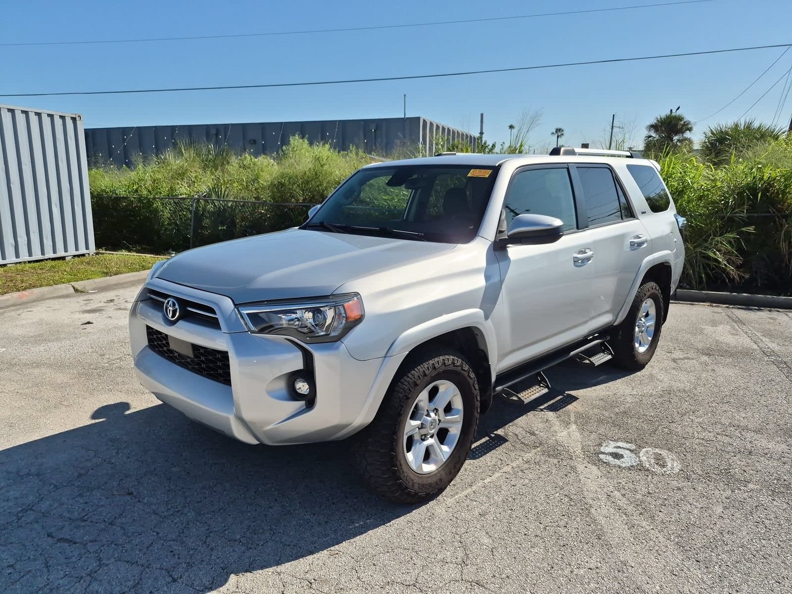 2021 Toyota 4Runner SR5 — photo 1 of 32