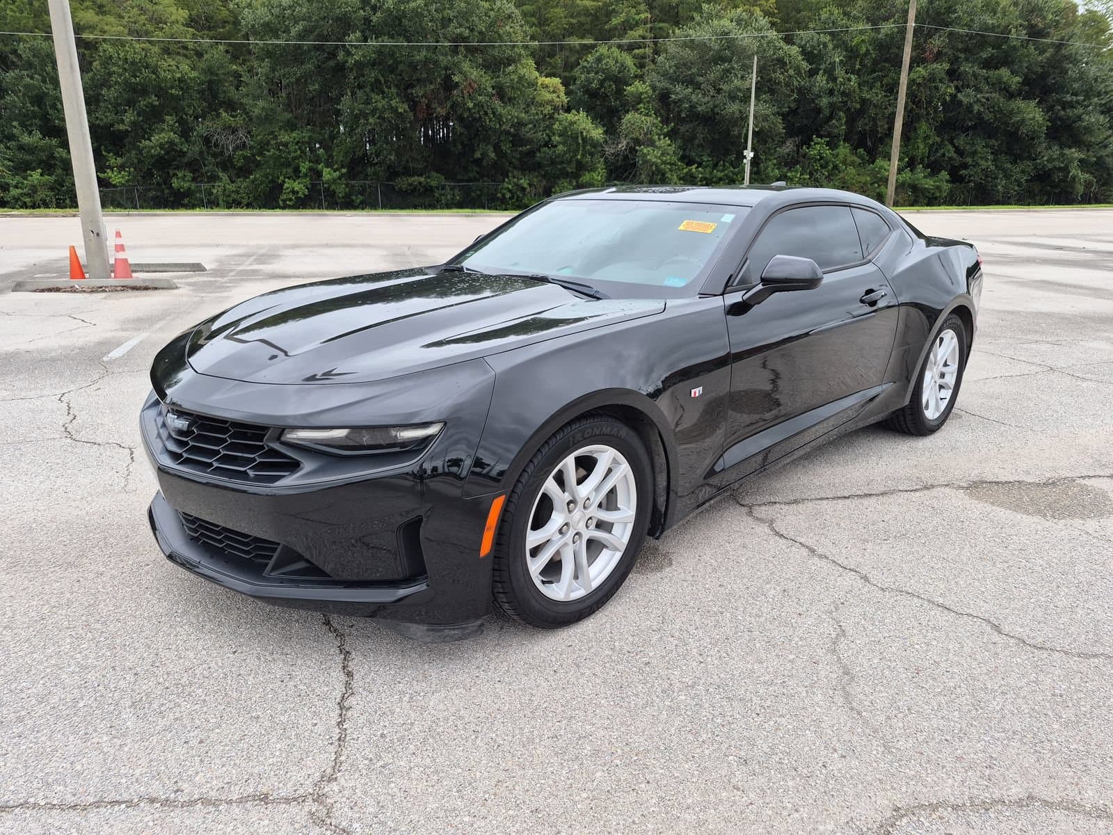 2019 Chevrolet Camaro Base — photo 1 of 32