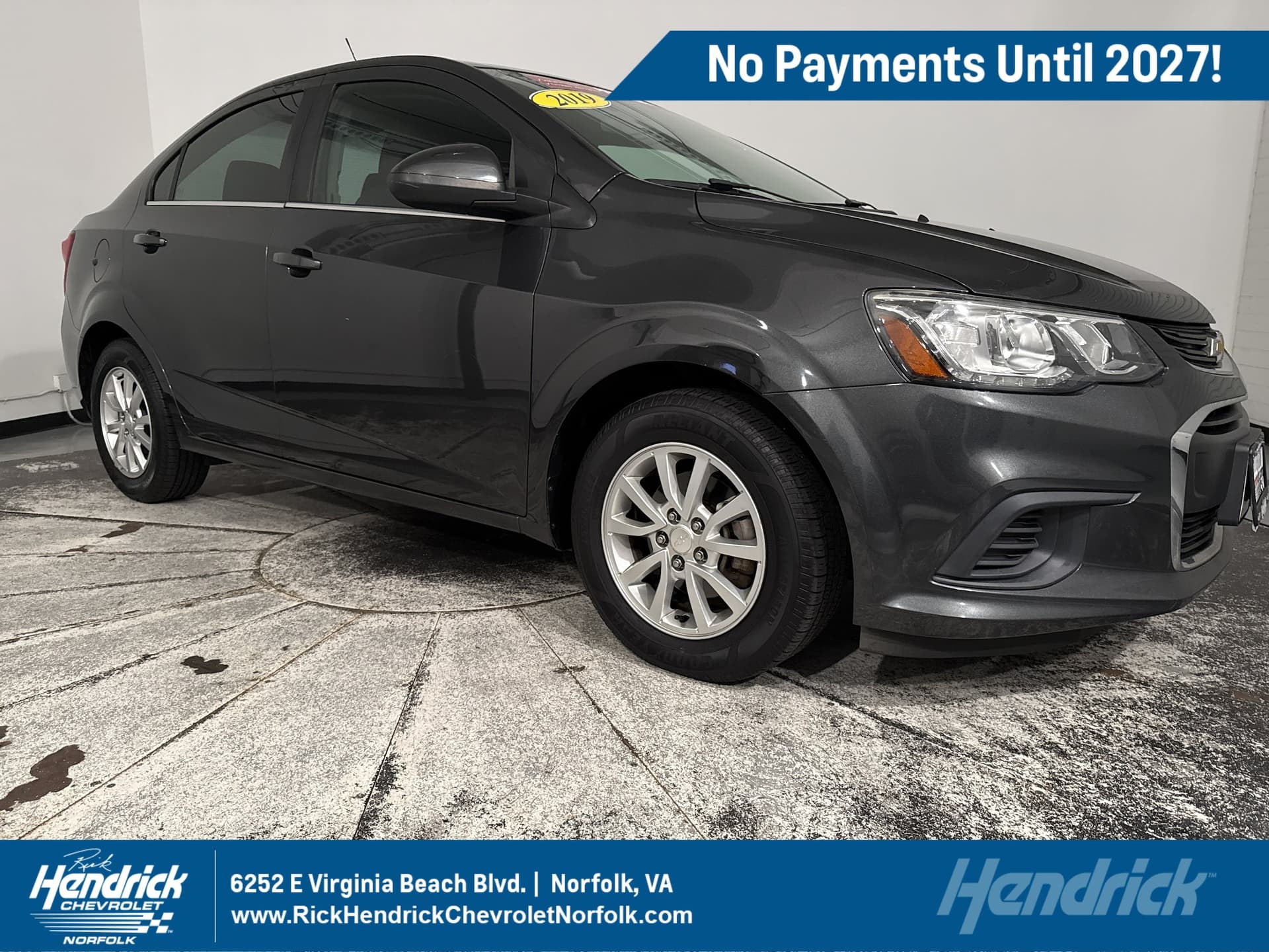 2019 Chevrolet Sonic Base — photo 1 of 37