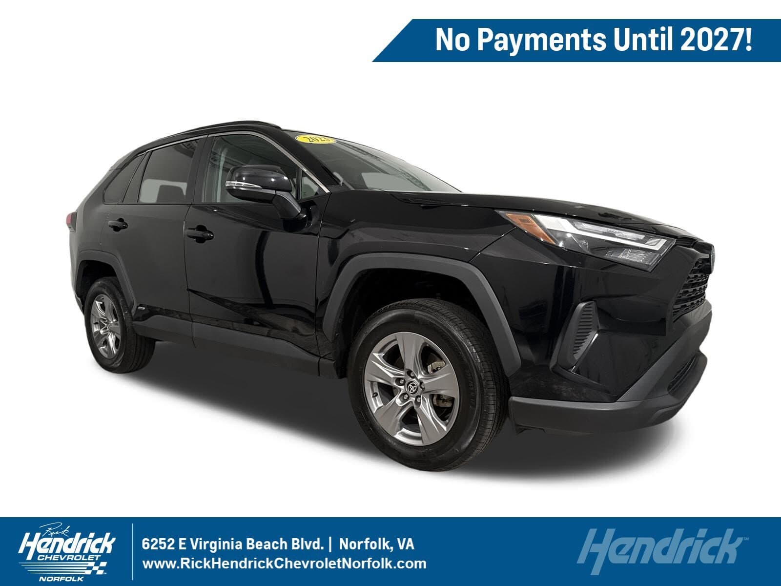 2023 Toyota RAV4 Hybrid XLE — photo 1 of 38