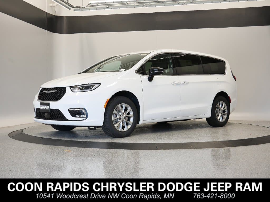 2026 Chrysler Pacifica Select — photo 1 of 65