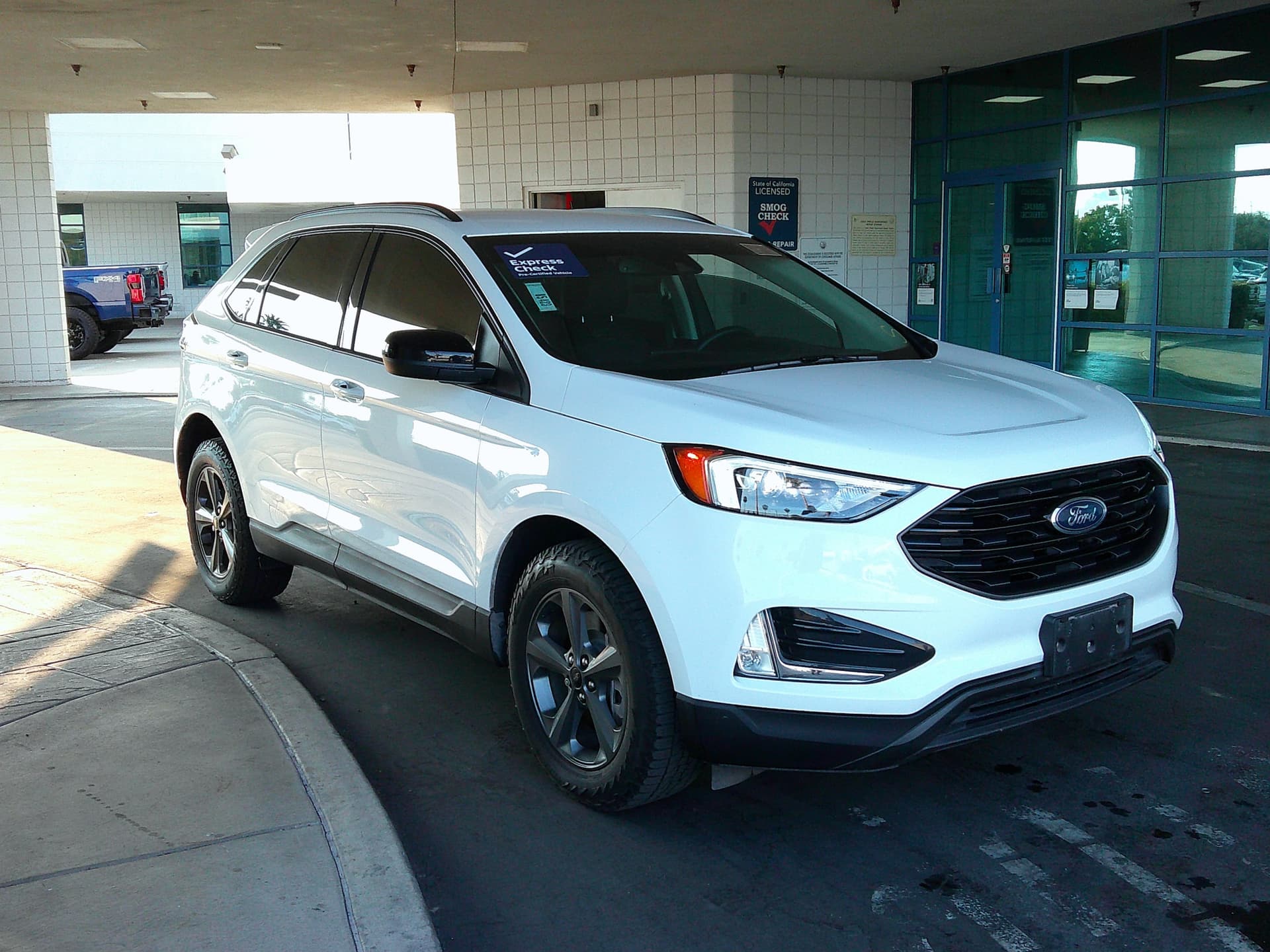 2023 Ford Edge Base — photo 1 of 3