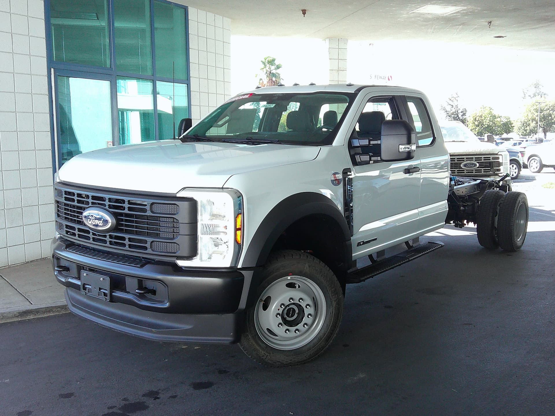 2026 Ford Super Duty F-550 DRW XL — photo 1 of 3