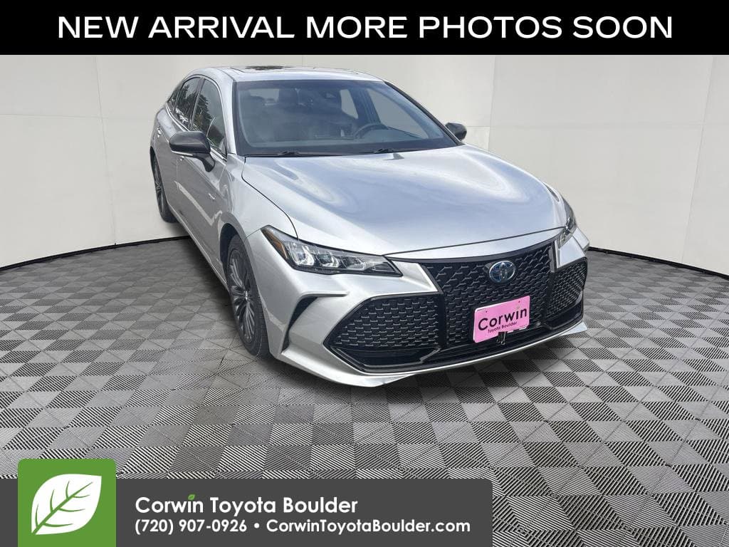 2019 Toyota Avalon Hybrid XSE — photo 1 of 14