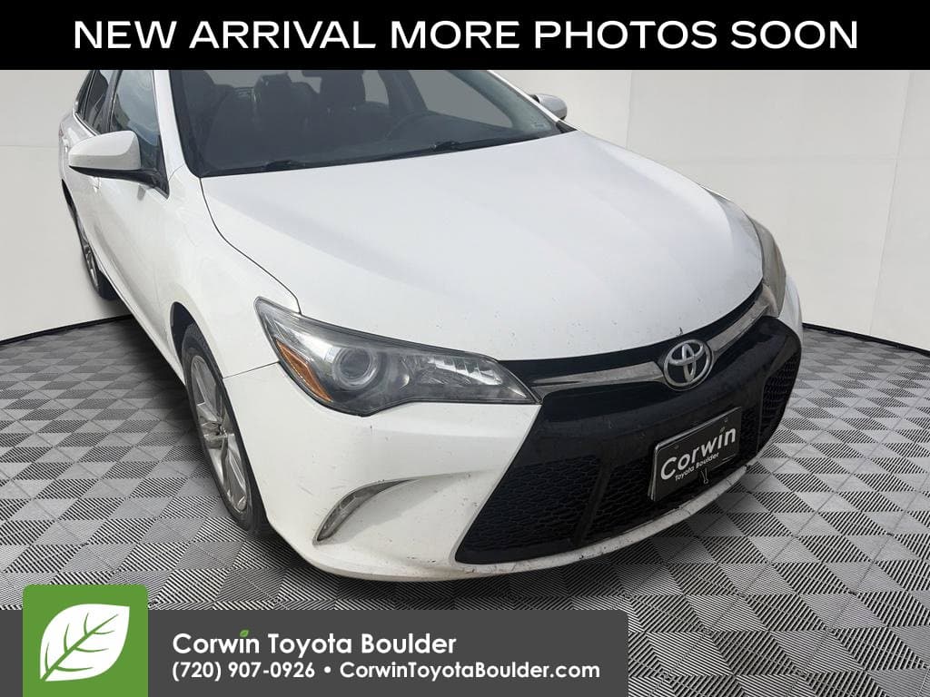 2016 Toyota Camry SE — photo 1 of 14