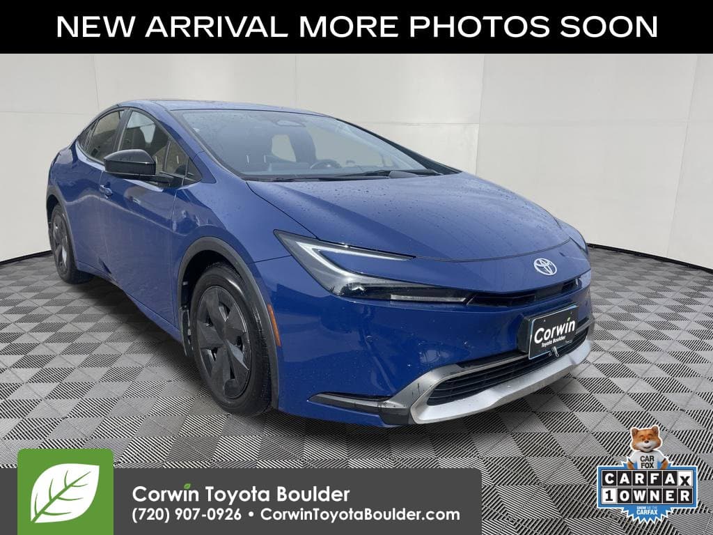 2025 Toyota Prius Plug-In Hybrid SE — photo 1 of 20