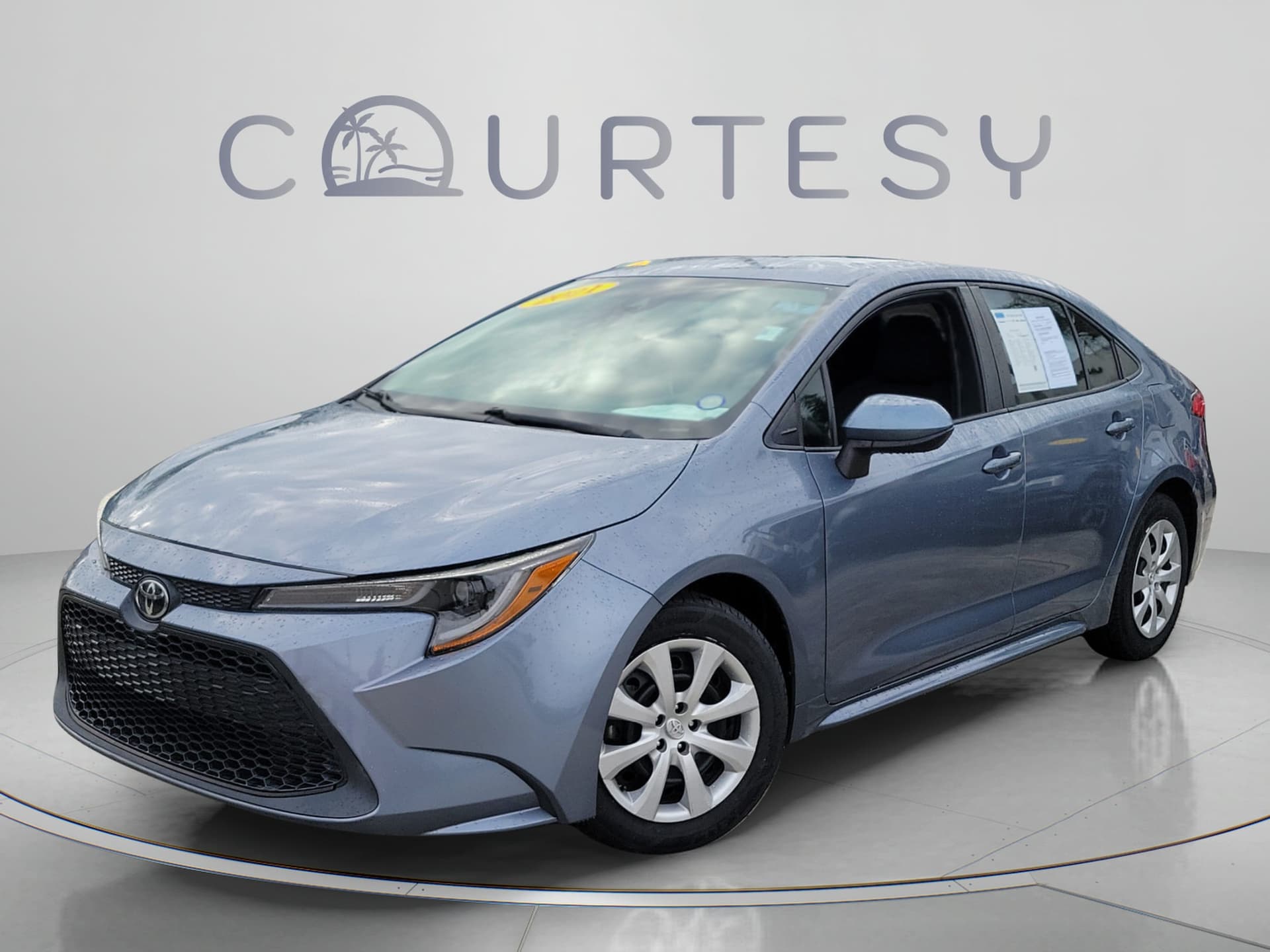 2021 Toyota Corolla LE — photo 1 of 35