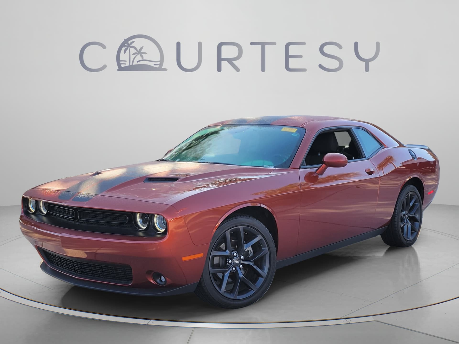 2023 Dodge Challenger SXT — photo 1 of 31