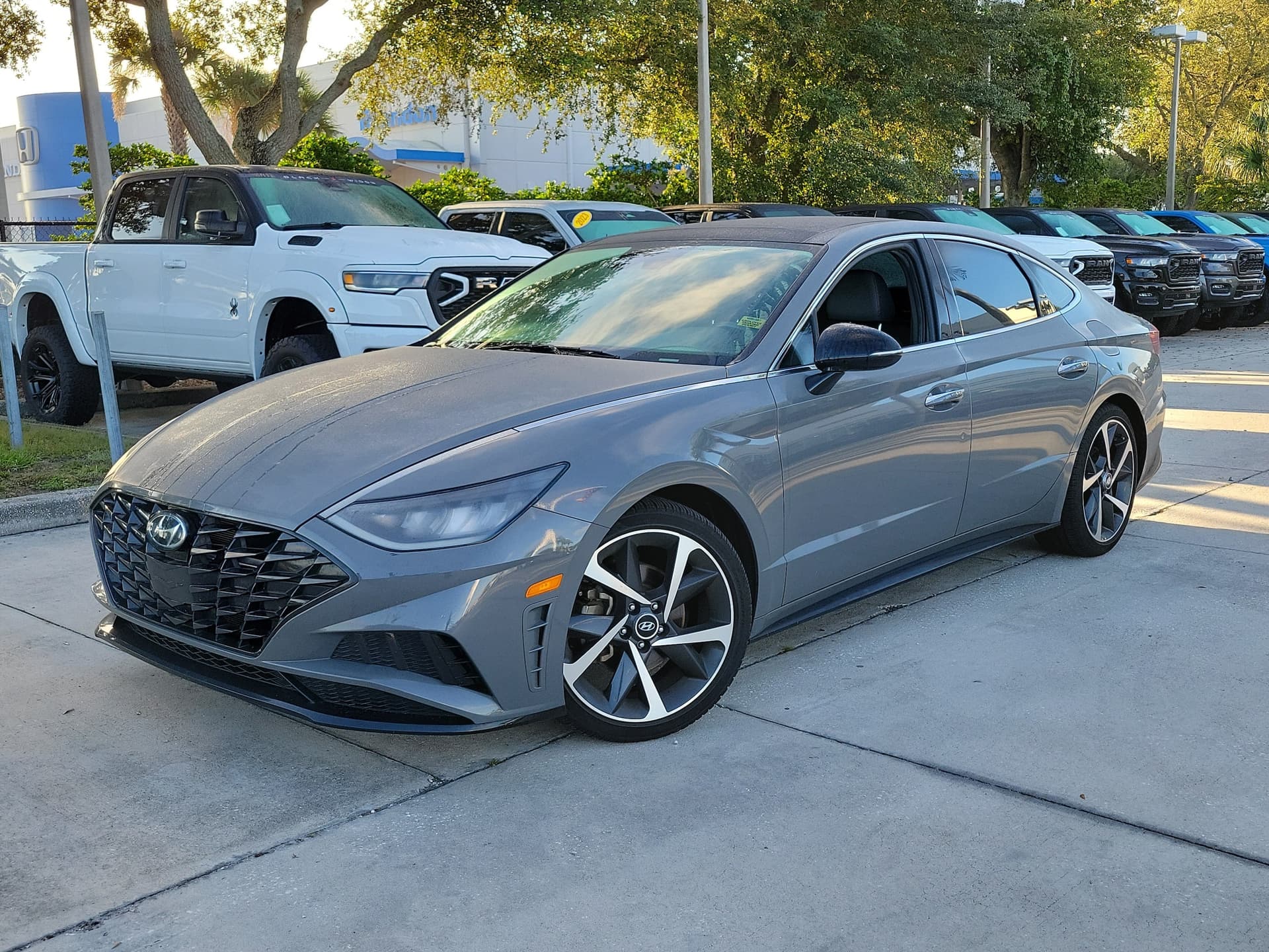 2022 Hyundai Sonata SEL Plus — photo 1 of 32