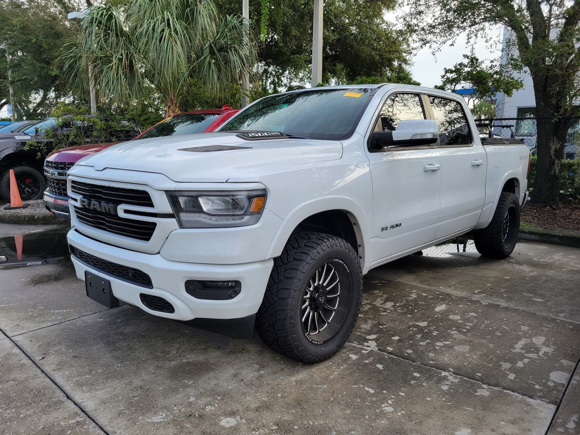 2020 RAM 1500 Laramie — photo 1 of 5