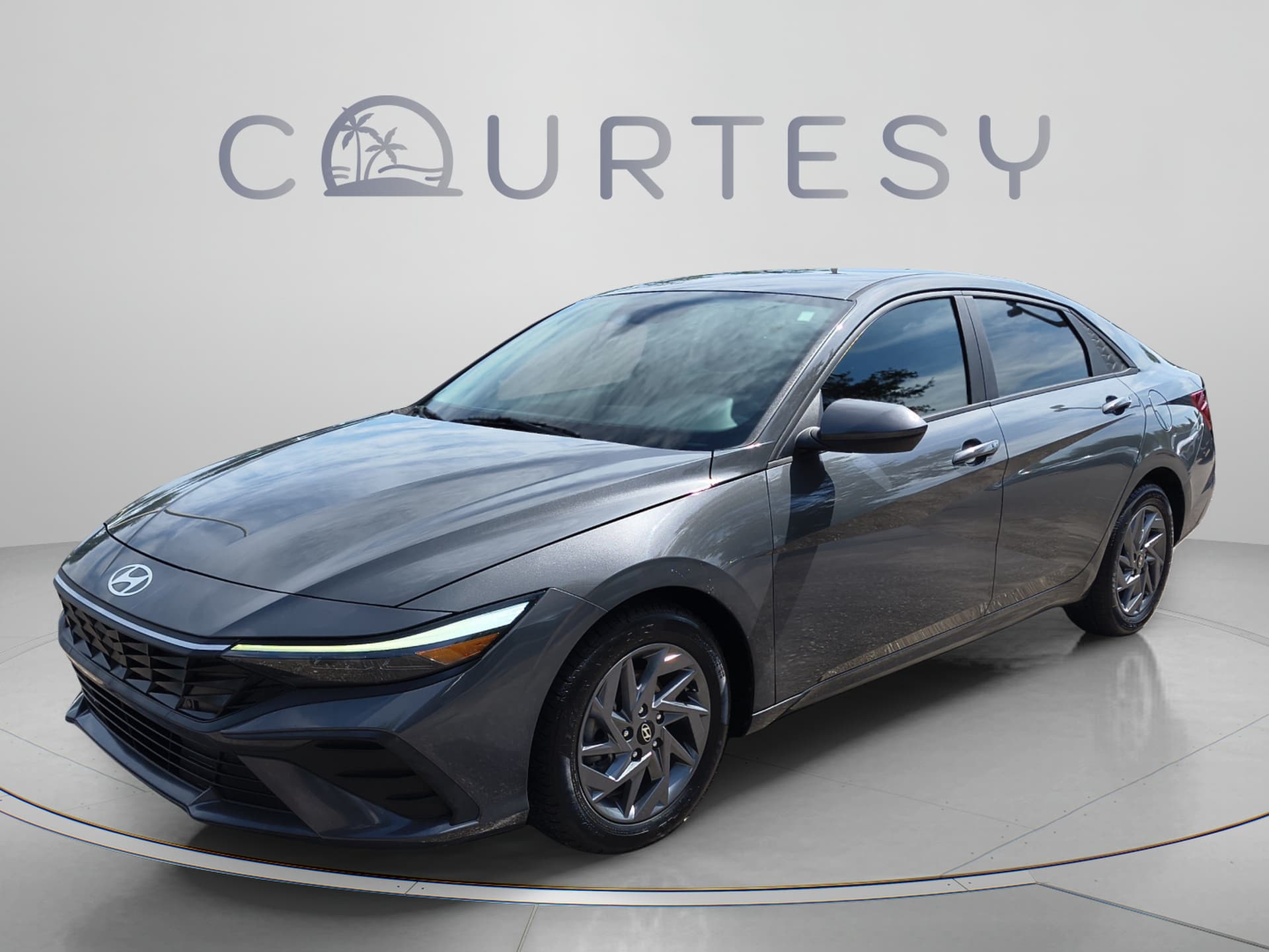 2024 Hyundai Elantra SEL — photo 1 of 35
