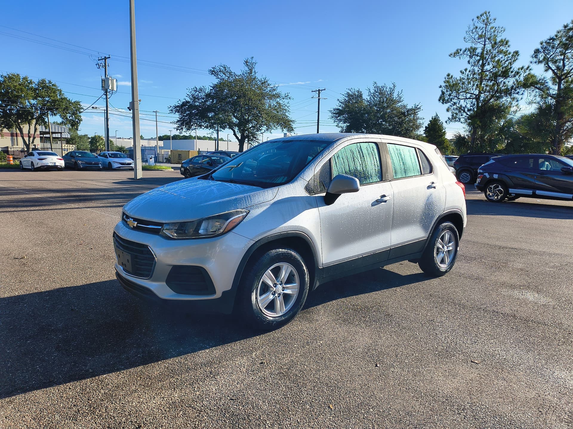 2019 Chevrolet Trax LS — photo 1 of 33
